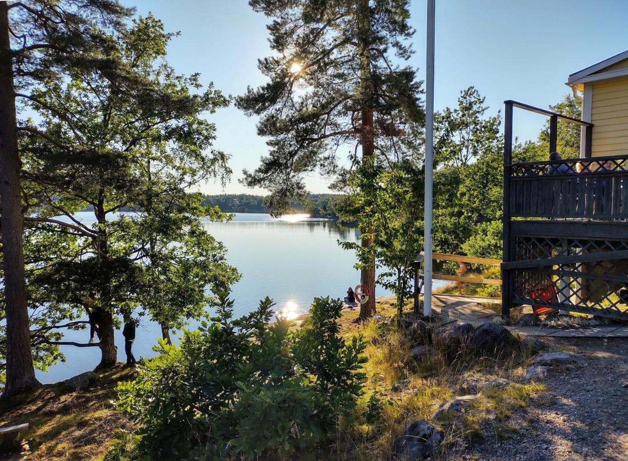 Varhaga Vandrarhem Sjuntorp Exterior photo