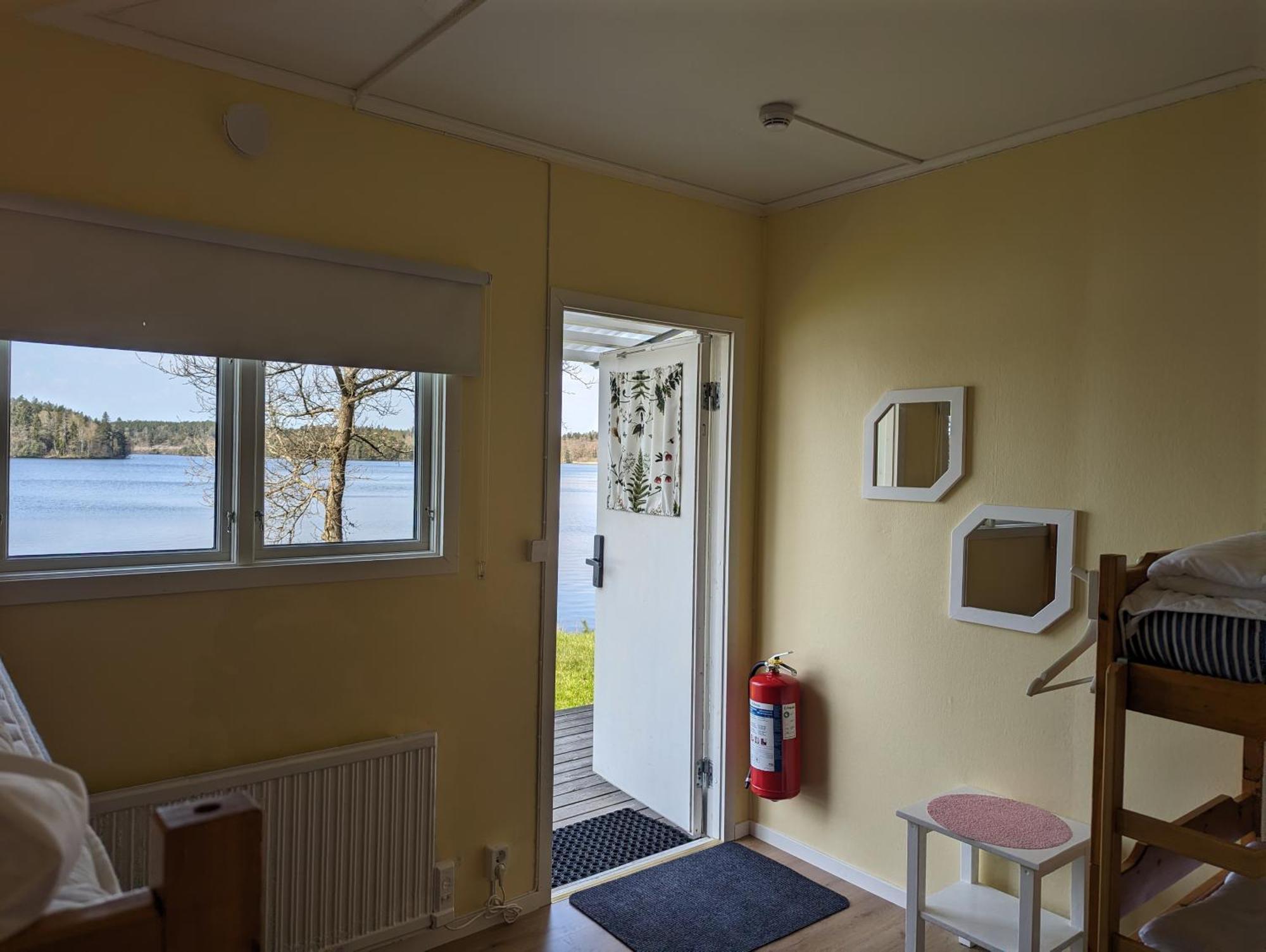 Varhaga Vandrarhem Sjuntorp Exterior photo